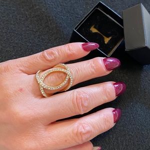 Gold tone and crystal costume ring size 6